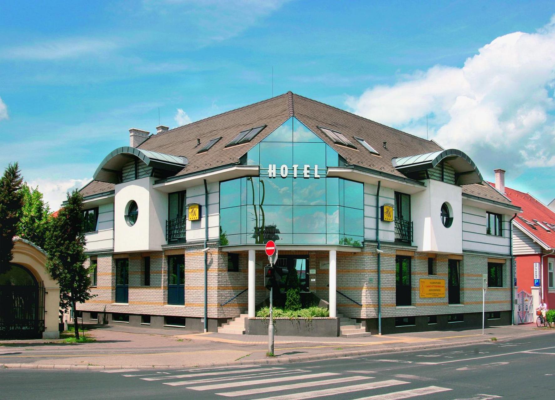 Hotel Kalvaria Győr Exteriör bild